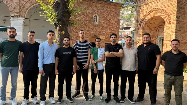 AK Parti Osmangazi Gençlik Kolları'ndan tarihi mirasa anlamlı vefa