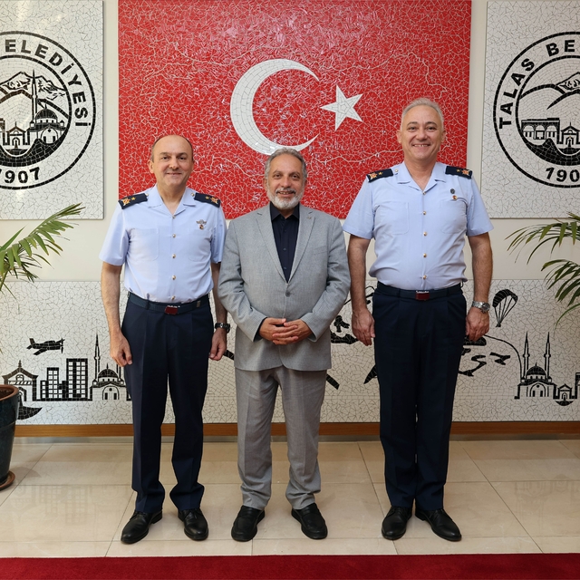 Komutanlardan Başkan Yalçın'a veda ziyareti