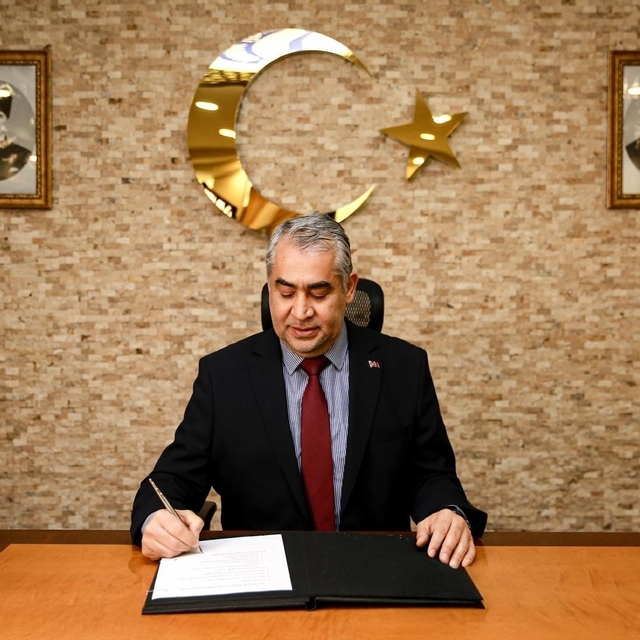 ADÜ Rektörü Kent: "ADÜ ailesine katılan tüm öğrencilerimizi gönülden tebrik...