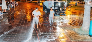 Alanya'nın vitrini gece mesaisinde baştan sona temizlendi