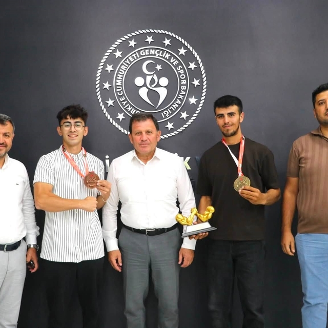 Bilek güreşinde Kayseri'den büyük başarı