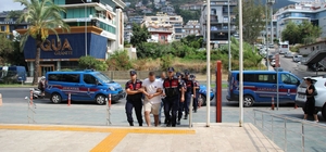 Alanya'da emlak ofisini kurşunlayan 2 şüpheli tutuklandı