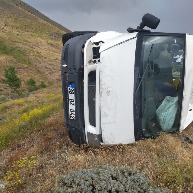 Sivas'ta trafik kazası: 5'i çocuk 11 yaralı
