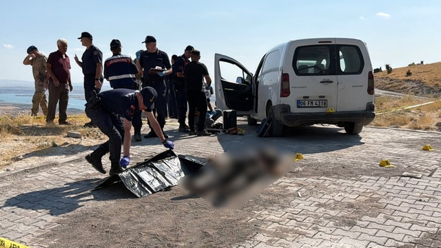 Mezarlık yanında silahla vurulmuş erkek cesedi bulundu