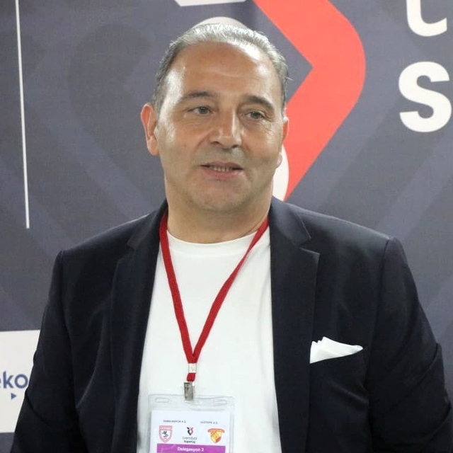 Fuat Çapa: "Taraftarın transfer temkinleri ve eleştirileri normal"