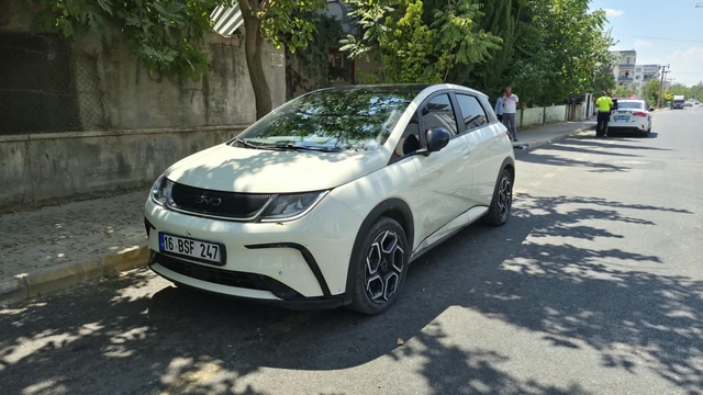 Motosiklet ile otomobil çarpıştı: 1 Yaralı