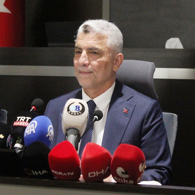 Bakan Bolat: Bizim belediyelerimiz yan gelip yatmaz (2)