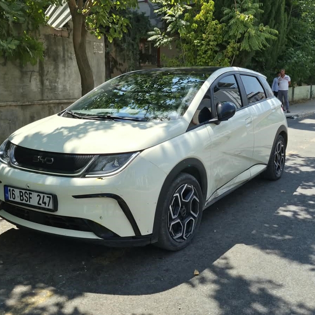 Motosiklet ile otomobil çarpıştı: 1 Yaralı