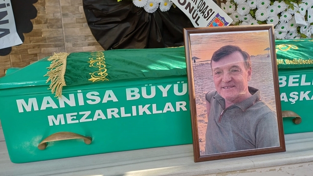 Manisa'daki patlamada hayatını kaybeden tesis sahibi toprağa verildi