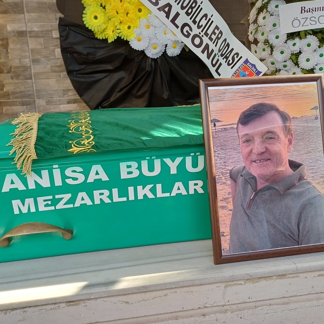 Manisa'daki patlamada hayatını kaybeden tesis sahibi toprağa verildi