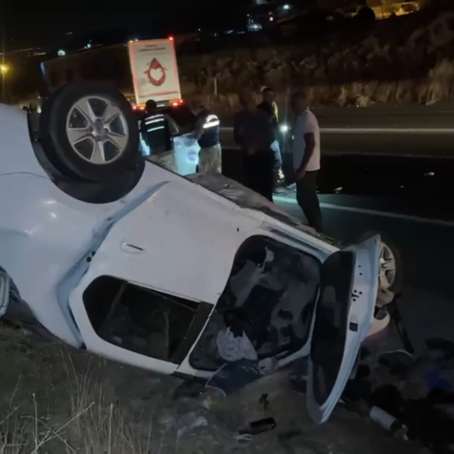 Şanlıurfa'da iki otomobil çarpıştı: 3 ölü, 1 yaralı