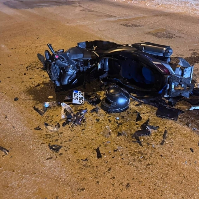 Otomobil ile motosiklet kafa kafaya çarpıştı: 1 ağır yaralı