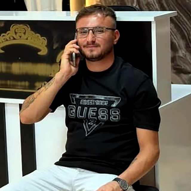 Parkta "Bakış" tartışması kanlı bitti
Kafeye sığınan şahıs bıçaklandıktan s...