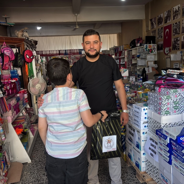 Sivrihisar Bakkallar Odası'ndan öğrencilere kırtasiye desteği
