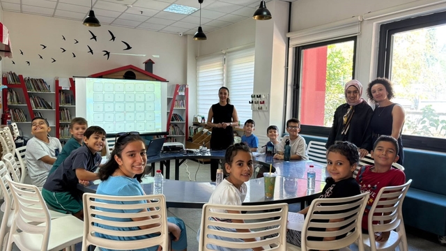 Aydın'da çocuklar kütüphanede drama ile keşfetti