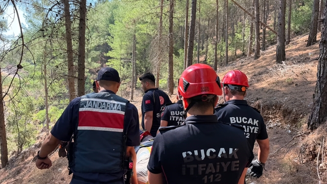 Burdur'da kayalıklardan düşen vatandaş ekiplerin müdahalesiyle kurtarıldı