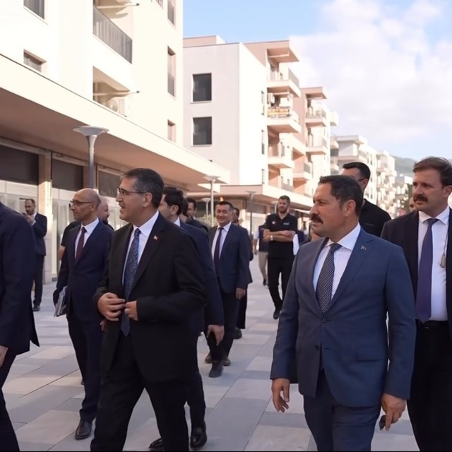 Hatay'daki yeniden inşa çalışmaları havadan ve karadan incelendi