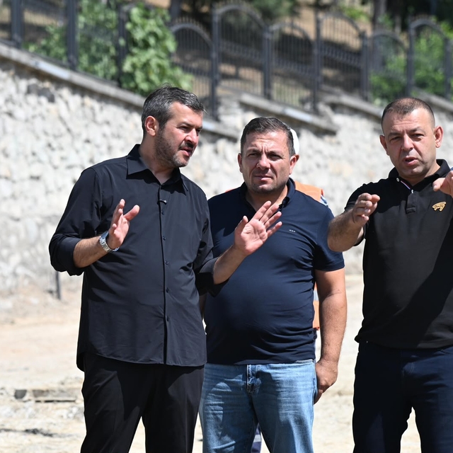 Başkan Çetinkaya sahada çalışmaları inceledi
Belediye Başkanı Özkan Çetinka...