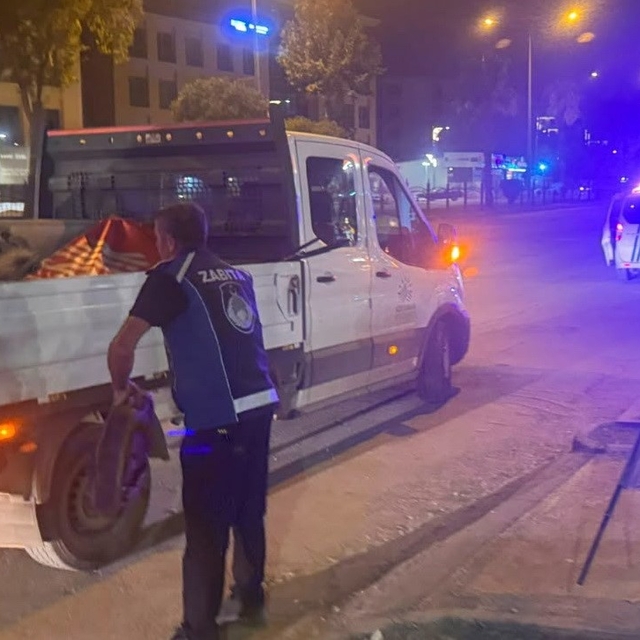 Mevzuata aykırı tabela ve reklam panoları kaldırılıyor