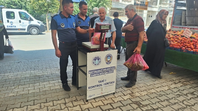 Battalgazi'de semt pazarlarına yönelik denetimler sürüyor