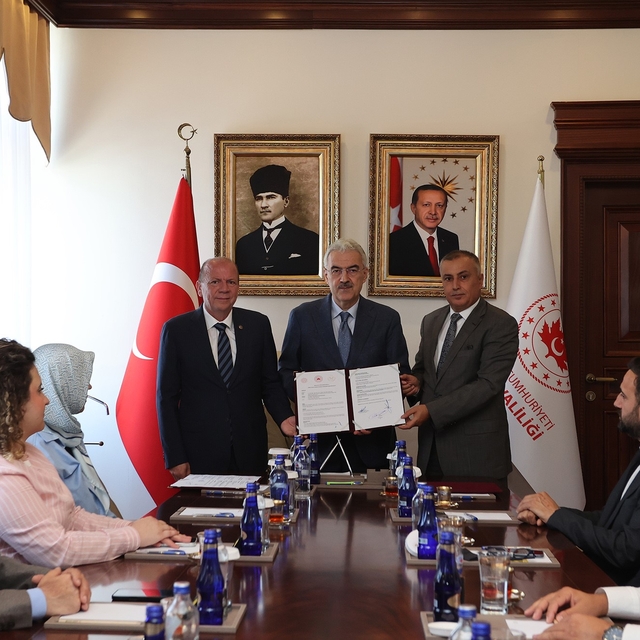 Bursa Ticaret Borsası'ndan merhum Meclis Başkanı Mehmet Aydın'a ahde vefa
B...