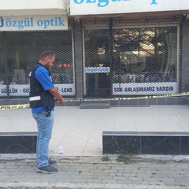 Dördüncü kattan düşen kadın hayatını kaybetti