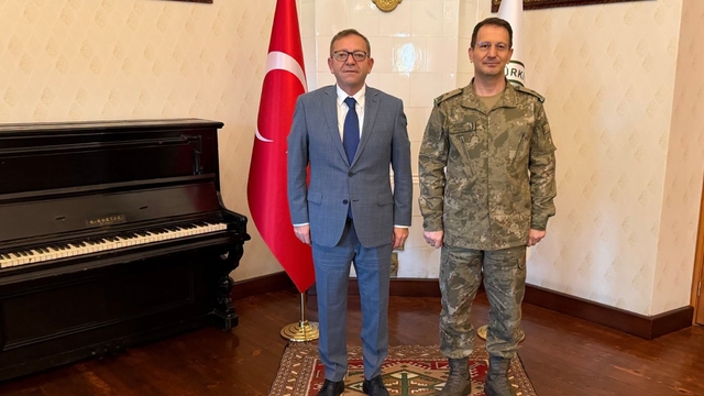 Kars 14. Mekanize Piyade Tugay Komutanlığına atanan Tuğgeneral Çelik'ten Vali Polat'a ziyaret