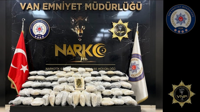 Van'da 48 kilo esrar ele geçirildi, 3 tutuklama