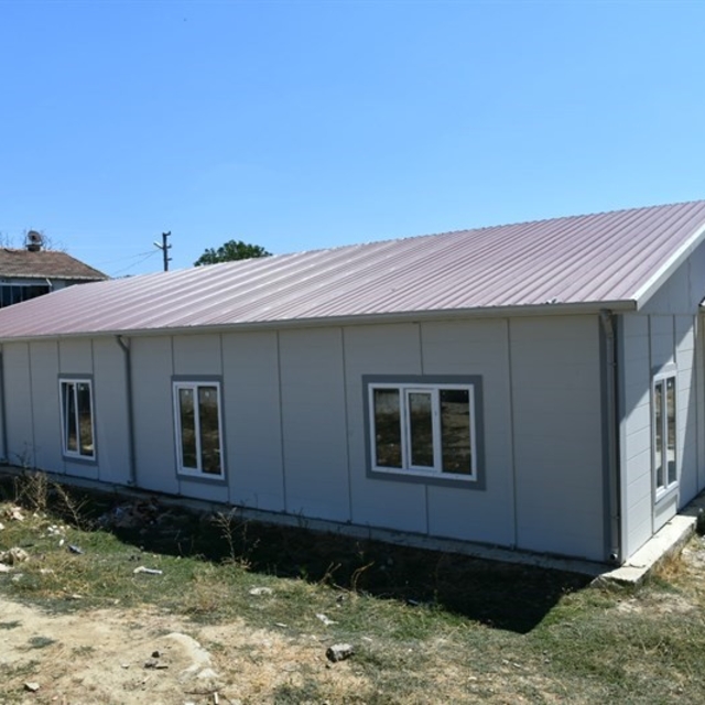 Köy okulu depreme karşı yenilendi