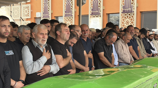Uçuruma devrilen minibüste hayatını kaybedenler, son yolculuğuna uğurlandı