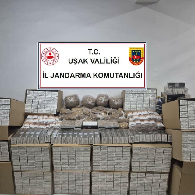 Uşak'ta jandarmadan uyuşturucu ve kaçak tütün operasyonu