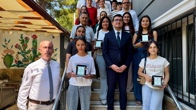 Bozdoğan'da LGS başarısı gösteren öğrenciler ödüllendirildi