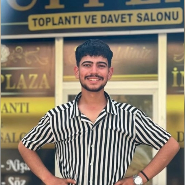 Kiraladıkları otomobille gezmeye giderken kazada ölen kuzenler toprağa veri...
