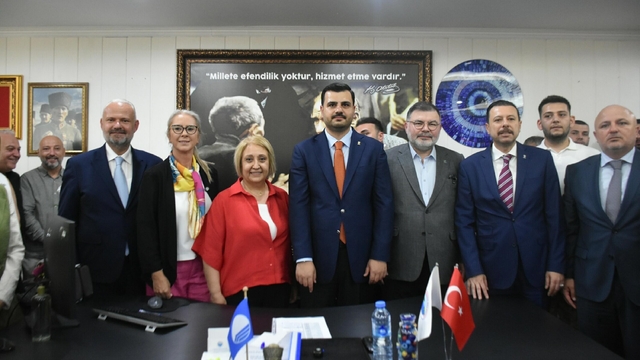 AK Parti'li İnan: Menderes Belediye Başkanı 1,5 senedir partimize dahil olma çabasındaydı