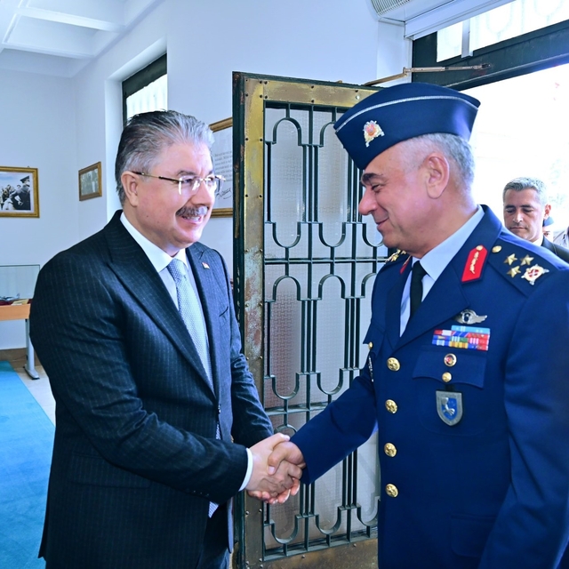 Hava Korgeneral Erdoğan Gür'den Vali Dr. Erdinç Yılmaz'a ziyaret