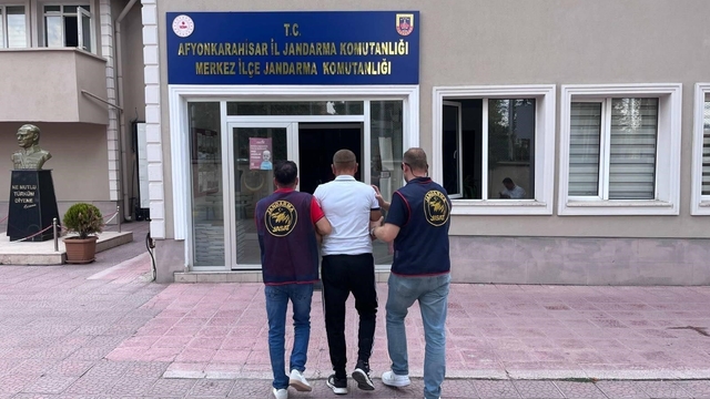 Jandarma 20 yıl hapis cezasıyla aranan şahsı yakaladı