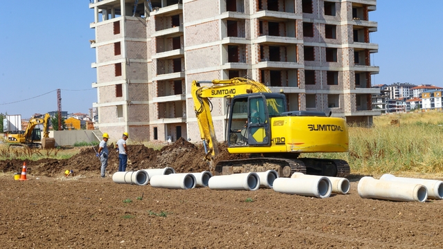 Uşak'ta alt ve üst yapı çalışmaları aralıksız sürüyor