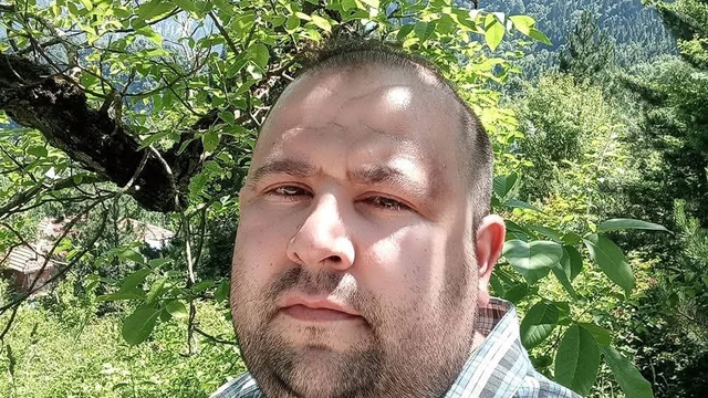 2 katlı evin çatısında akıma kapılınca düşerek öldü