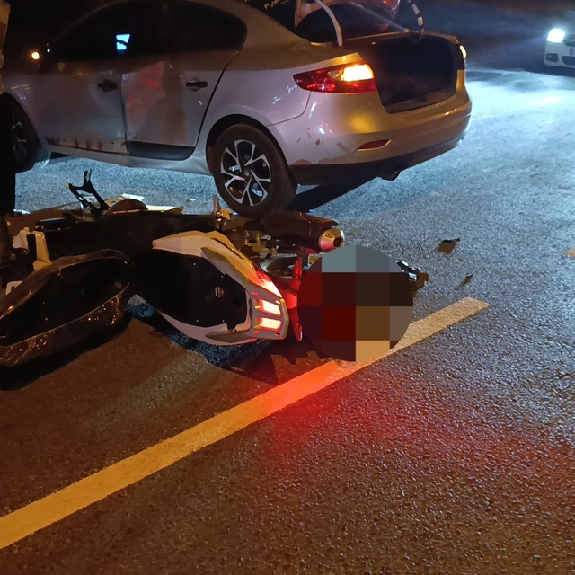 Kırşehir'de ters yöne giren motosiklet otomobile çarptı
Yaralanan sürücü al...