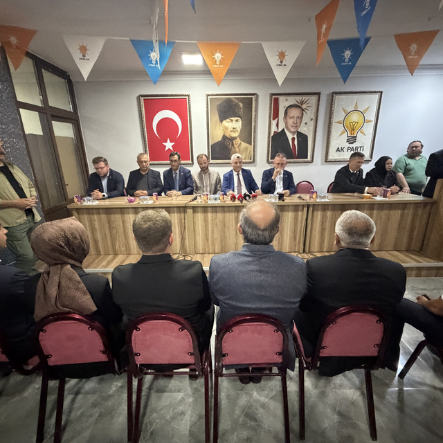 Bakan Bolat, Ertuğrul Gazi Türbesi'ni ziyaret etti (2)