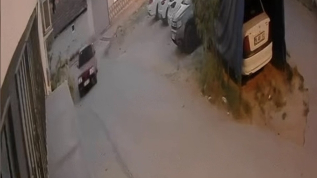 Çocukların oynadığı sokağa drift atarak girdi, hızla uzaklaştı