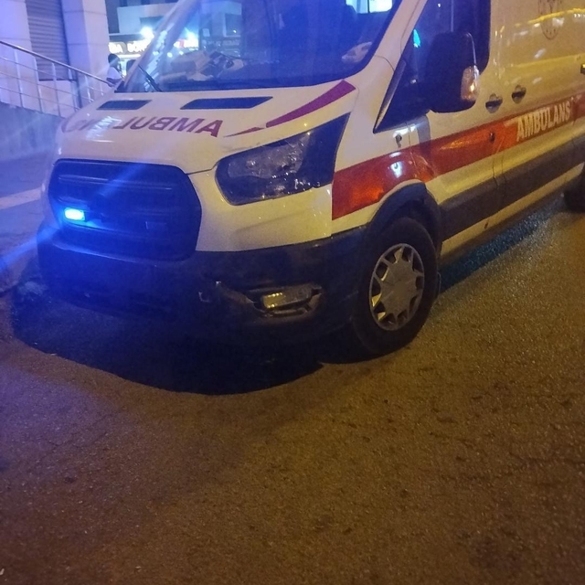 Mardin'de ambulans ile otomobil çarpıştı