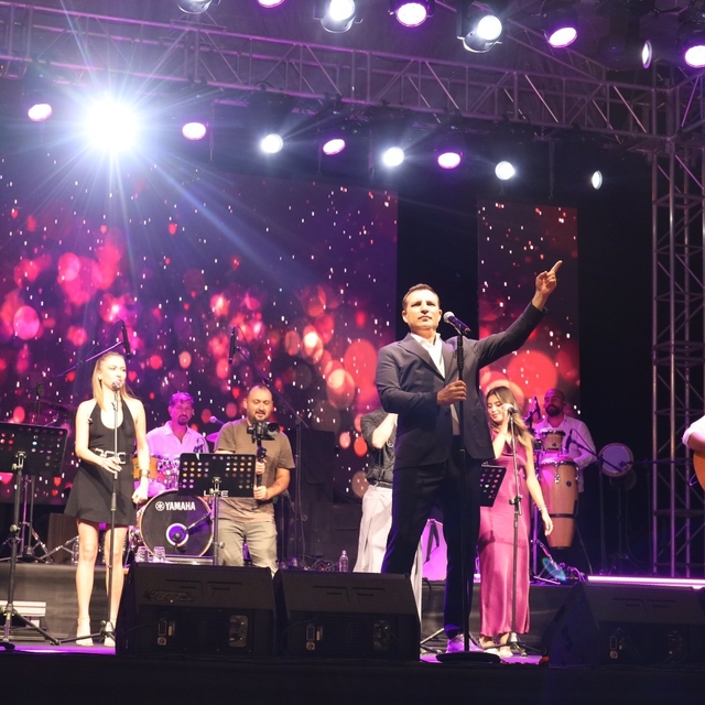 Alaçam Geyikkoşan'da Rafet El Roman rüzgarı