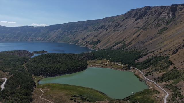 Vali Karakaya: Nemrut Kalderası'nda koruma-kullanma dengesi içinde daha nitelikli hizmet sunacağız