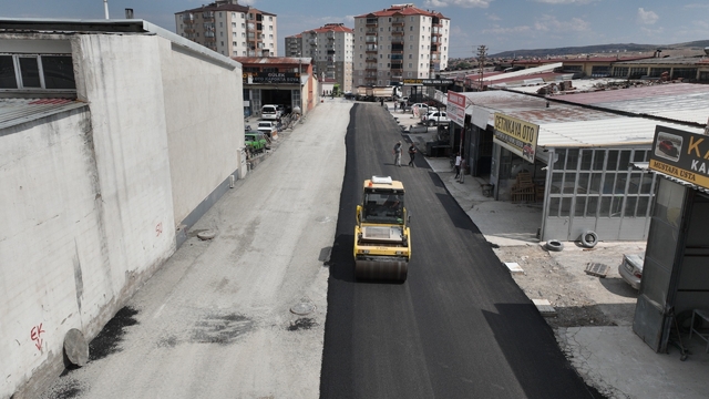 Sorgun Sanayi Sitesi'nde asfalt hamlesi: Yollar yenileniyor