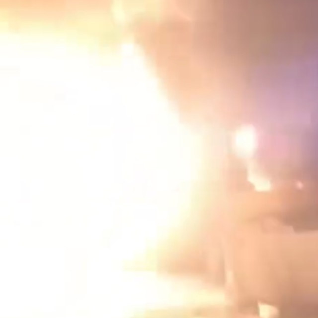 Hatay'da 6 kişinin etkilendiği yangındaki patlamalar kamerada