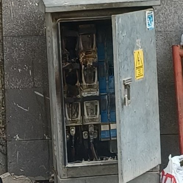 Elektrik trafosu patladı