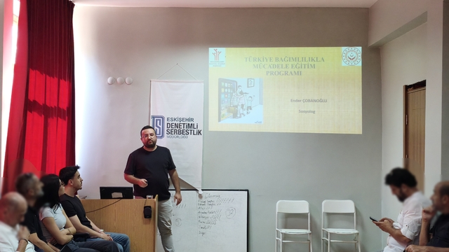 Eskişehir'de yükümlülere tütün ve zararları anlatıldı