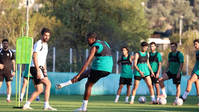 Bodrum FK Teknik Direktörü Burhan Eşer: "Sabırlı olmamız ve desteklememiz gerekiyor"