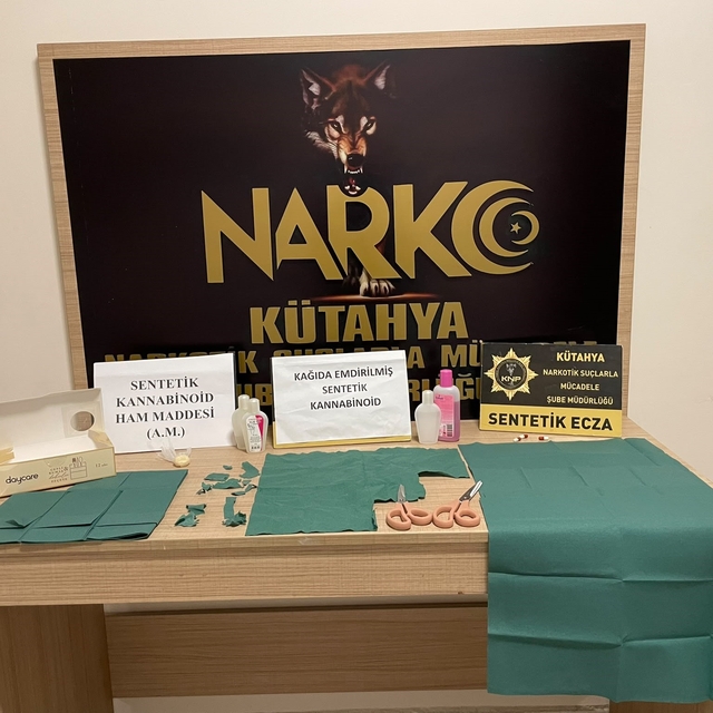 Kütahya'da uyuşturucu operasyonu
İkametlerde 56 bin içimlik sentetik kannab...